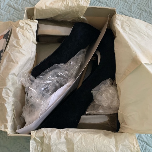 New Marc fisher ilyssa black suede heels - Picture 6 of 7